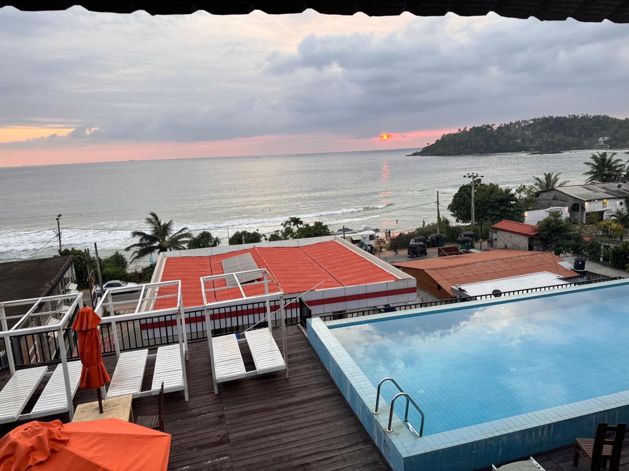 One World Mirissa Otel Dış mekan fotoğraf