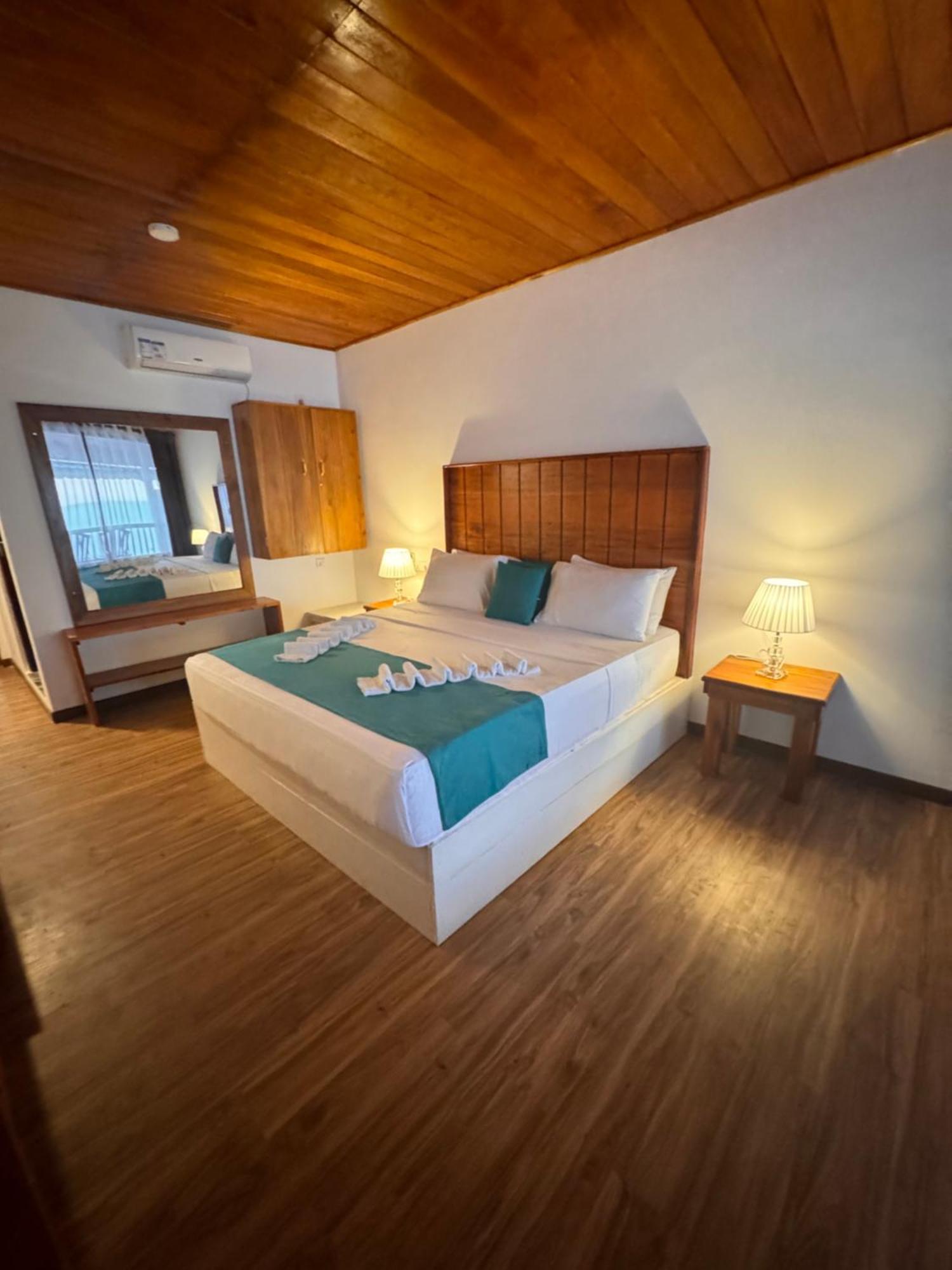 One World Mirissa Otel Dış mekan fotoğraf